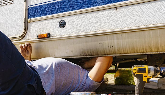 Mobile RV repairing